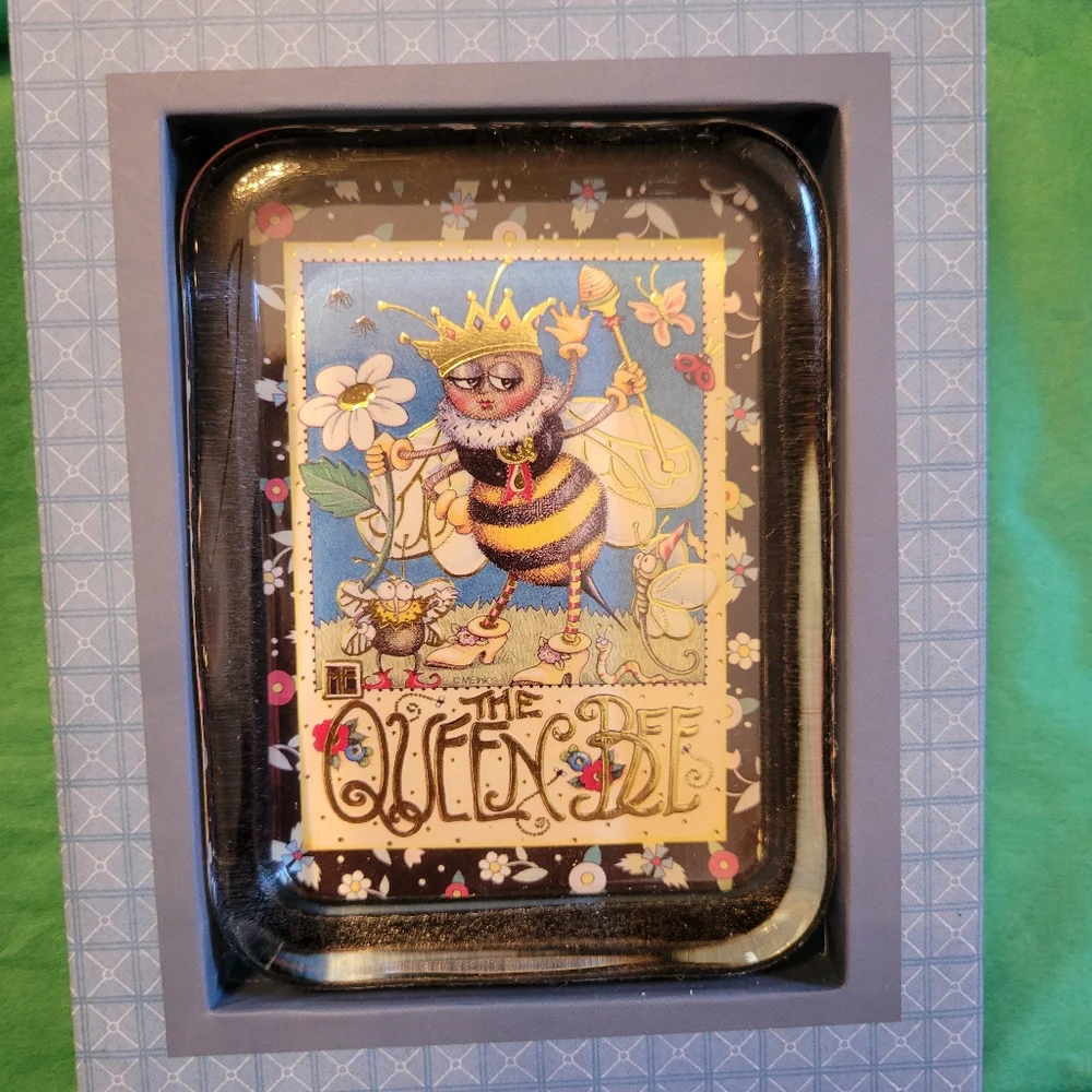 Mary Engelbreit Queen Bee Paperweight ~Whimsical & Fun! ~ Metallic Accent ~ Cute